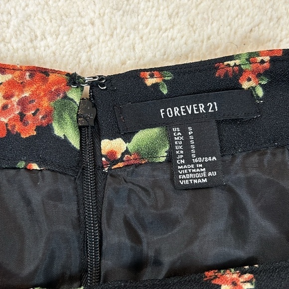 Forever21 Moody Floral Overall Skirt - Picture 16 of 17